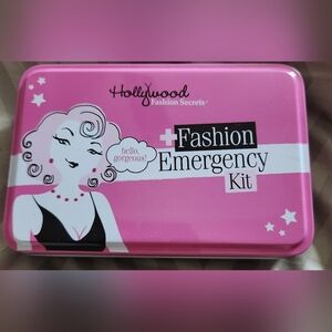 New Hollywood Fashion Secrets Style Emergency Kit